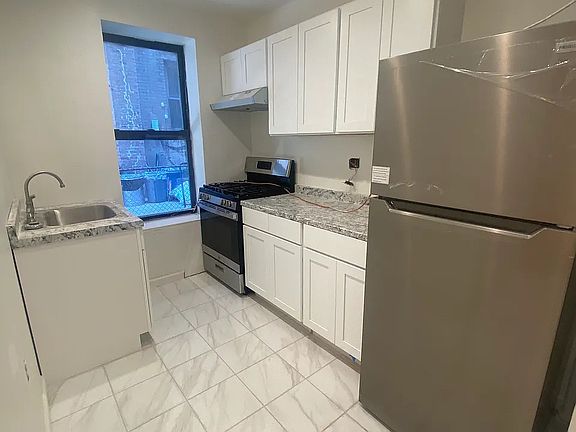 3rd image of 223 13th St APT 3