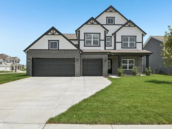 100 Ames Dr, Whiteland, IN 46184