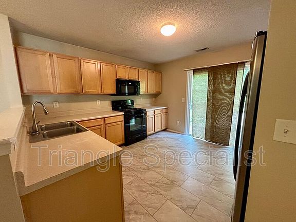 5th image of 7 Thorton Ct