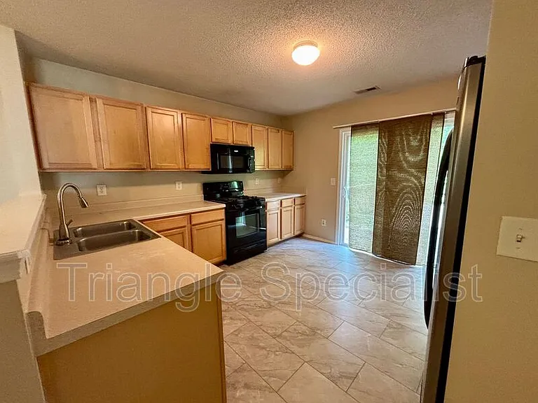 7 Thorton Ct — Photo 5