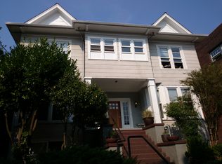 527 Malden Ave E APT 6, Seattle, WA 98112