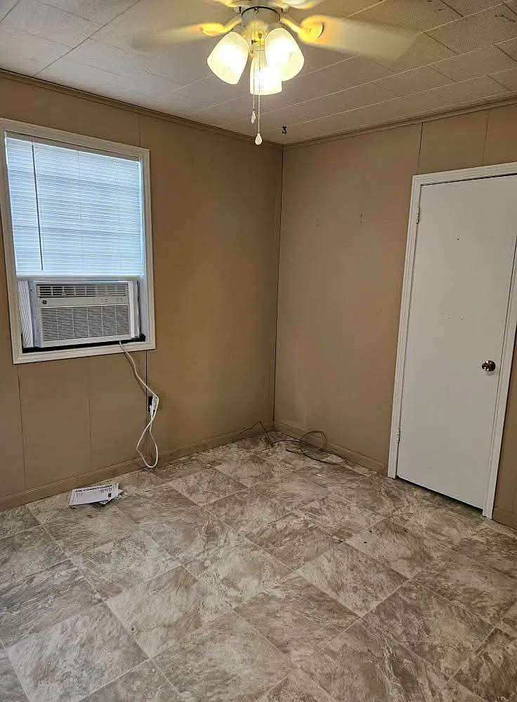 3 bed, 1129 sqft, $1,200 — Photo 2