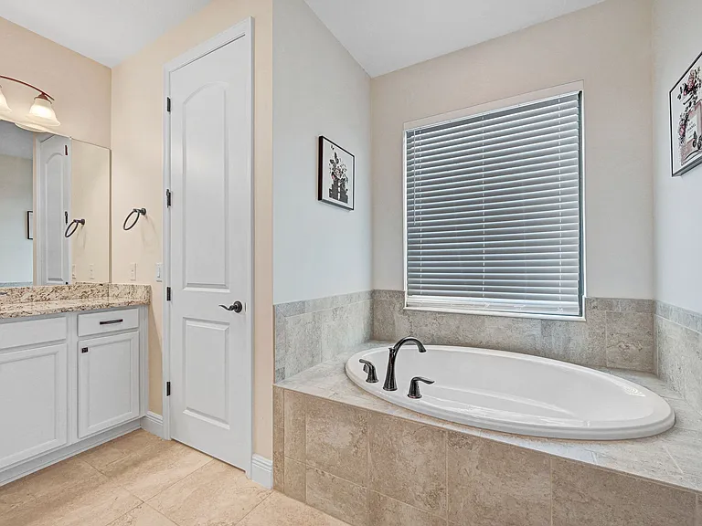 8212 Paragrass Ave — Photo 19