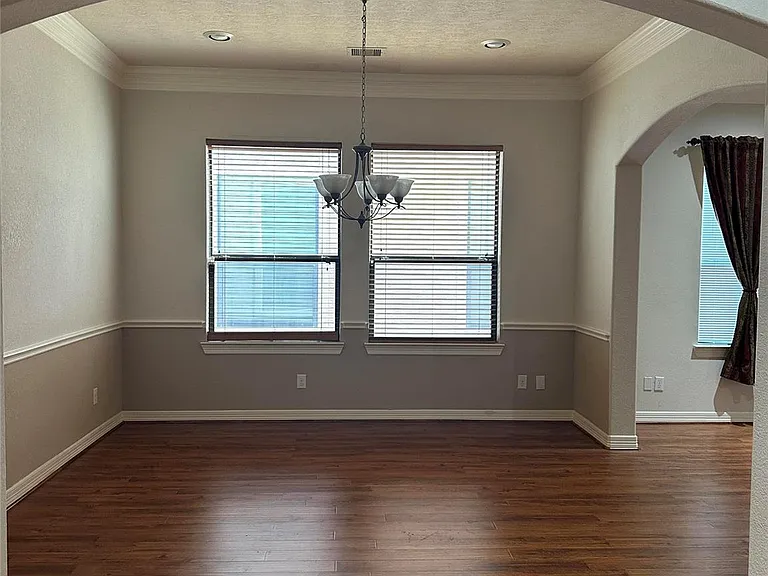 2910 Royal Oaks Grv — Photo 9
