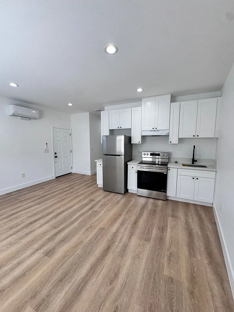 5201 E Anaheim Rd. — Photo 3