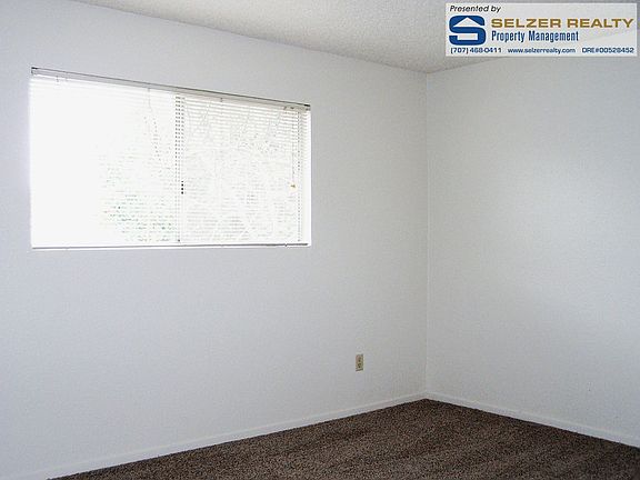 5th image of 335 Leslie St APT 5