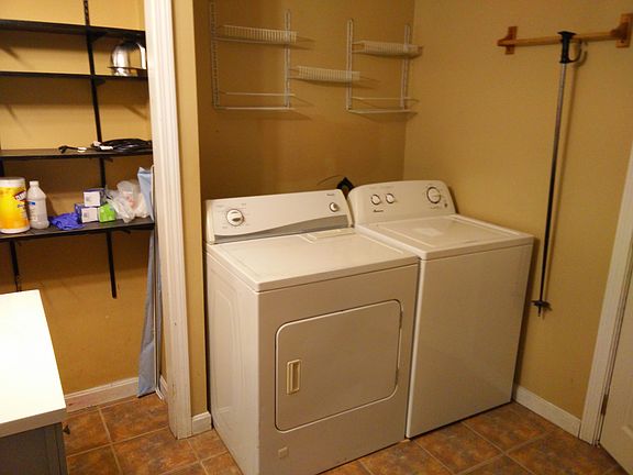 3rd image of 18 W Bowers St #1