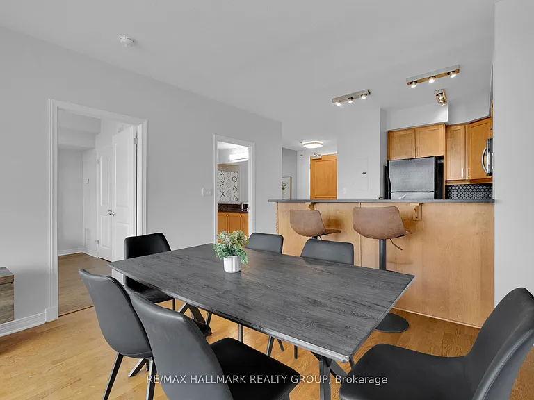 570 Laurier Ave W #1604 — Photo 6