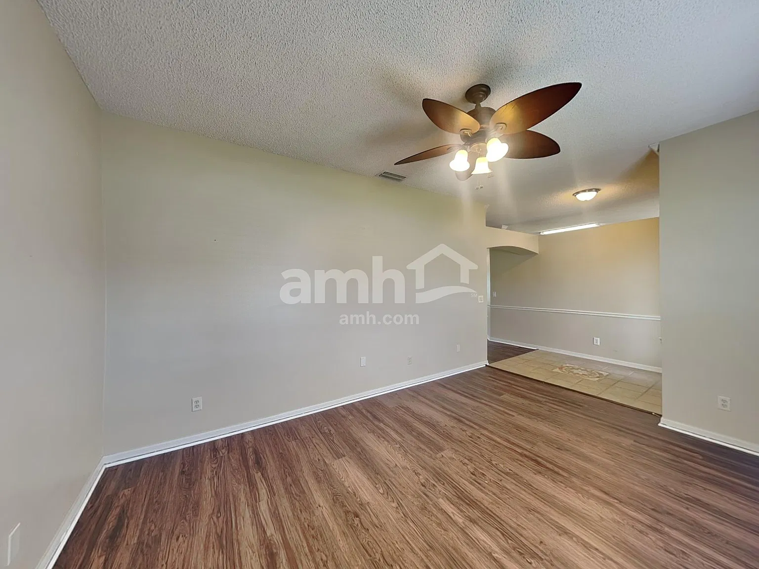 3 bed, 2.0 bath, 1852 sqft, $2,450 — Photo 4