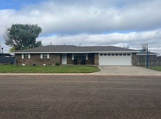 120 N Memorial St, Hooker, OK 73945