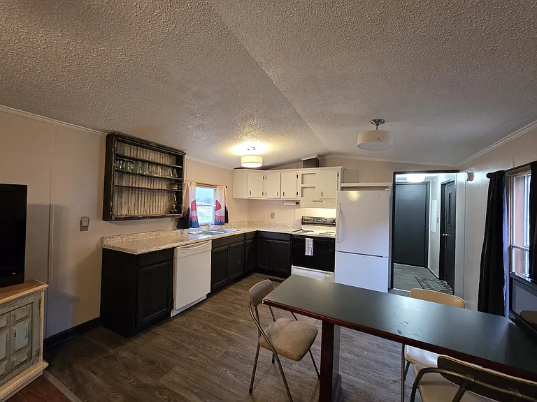 Red Plum Ln — Photo 12
