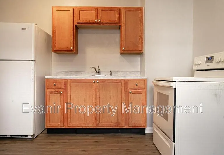 113 Niagara Ave #1 — Photo 4