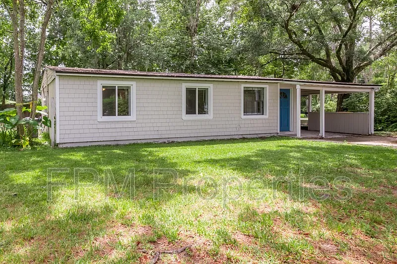 3 bed, 1.0 bath, 970 sqft, $1,465 — Photo 3