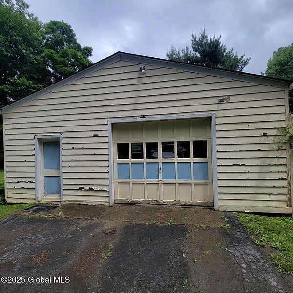 3rd image of 639 County Rd 7