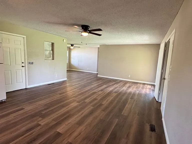 7308 Jenny Lind Rd — Photo 2