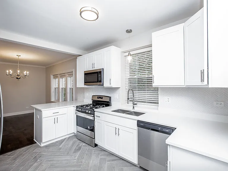 2648 W Lunt Ave #3 — Photo 10