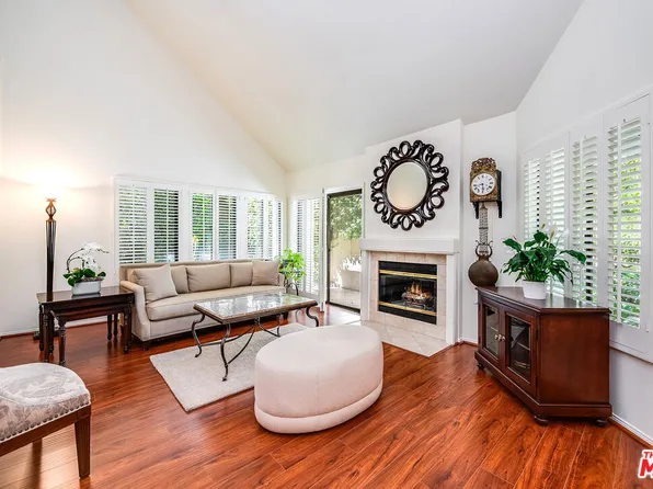 18731 Hatteras St Unit 26, Tarzana, CA 91356
