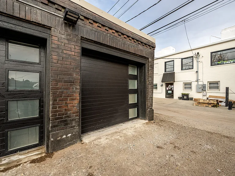 226 N Main St — Photo 49