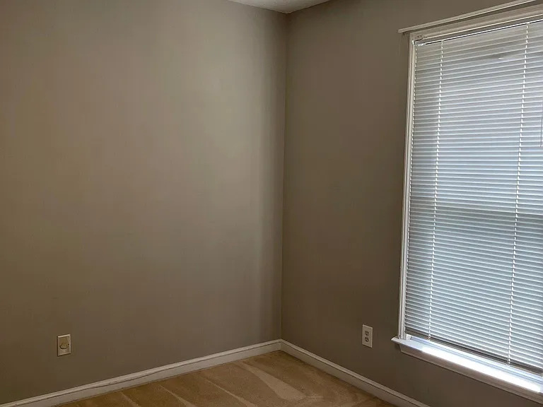 1231 Della Way — Photo 18