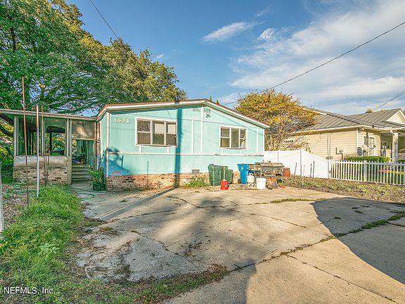 3rd image of 1451 ROXIE Street