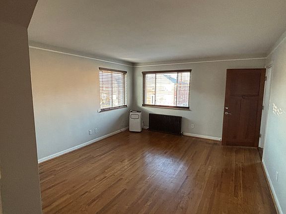 3rd image of 637 Maple Dr APT C