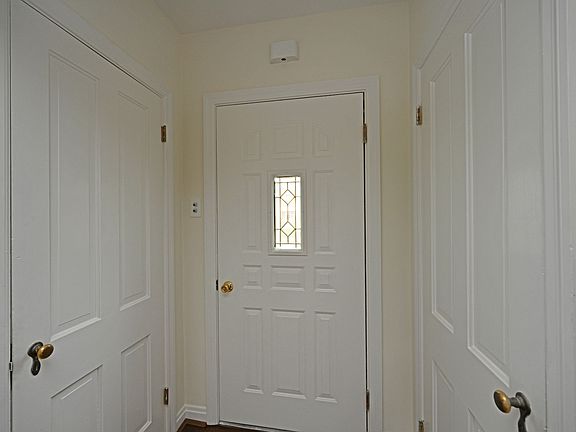 3rd image of 7829 Plainfield Rd