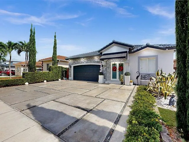 16247 SW 92nd Ter #A — Photo 1