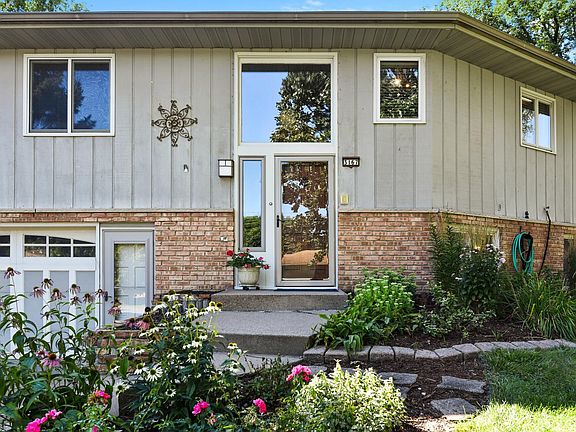 4th image of 3167 Shorewood Dr