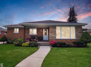 11118 Irvington Dr, Warren, MI
