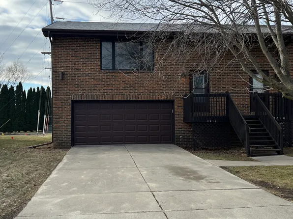 3310 Spruce St #3312, Janesville, WI 53546