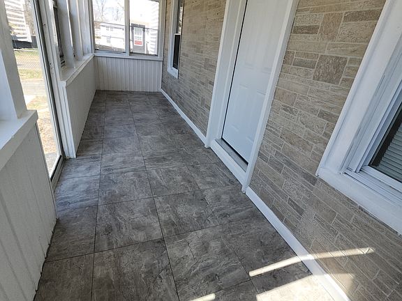 5th image of 137 Cobb St
