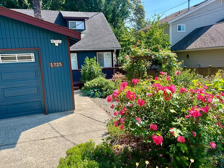 1725 Union Ave SE — Photo 4