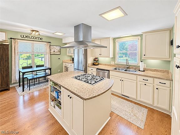 4th image of 278 Ridgeview Dr