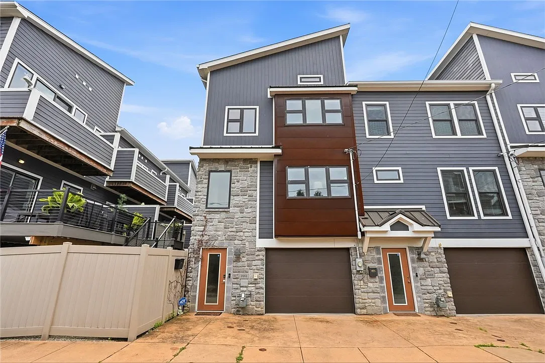 3 bed, 2.5 bath, 1640 sqft, $3,750 — Photo 2