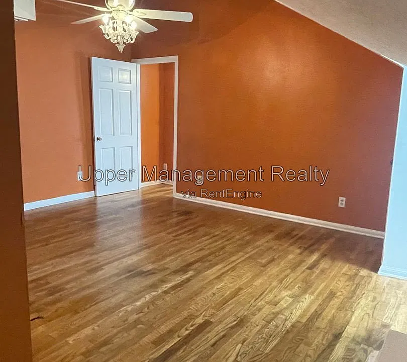 410 Dauphine St #3A