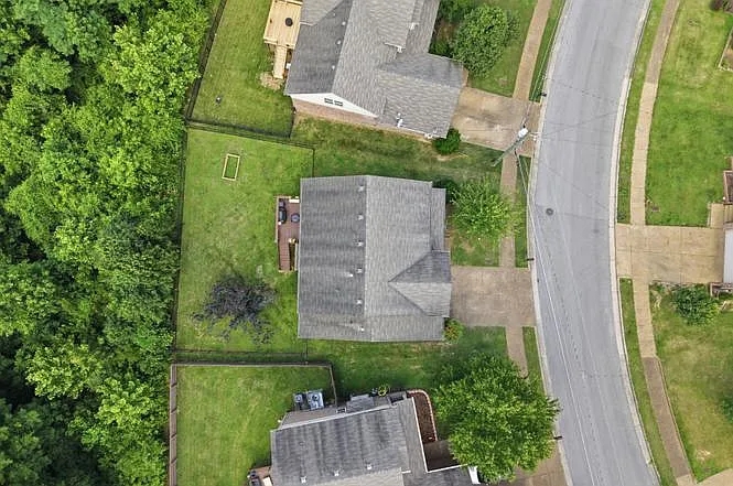 8012 Mandan Dr — Photo 24