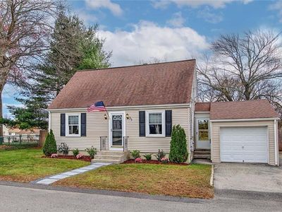 31 Columbus Ave, North Providence, RI, 02911