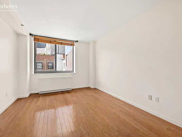 520 W 23rd St #8B — Photo 16