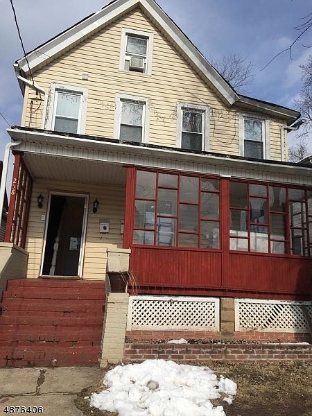 2nd image of 258 Duer St