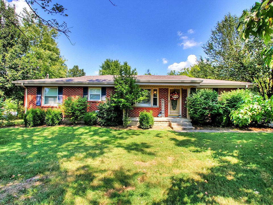 1st image of 817 Meadowlane Dr