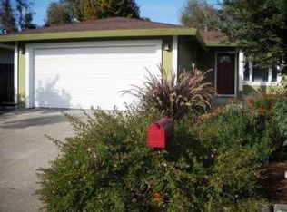 1320 Garmont Ct, Rohnert Park, CA 94928