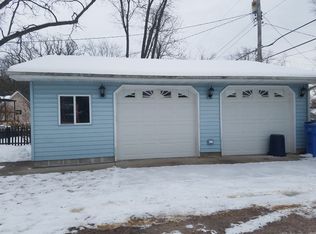 527 9th Ave, Baraboo, WI 53913