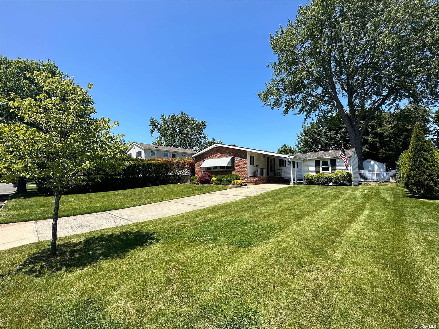 15 E Hill Drive, Smithtown, NY 11787 Zillow