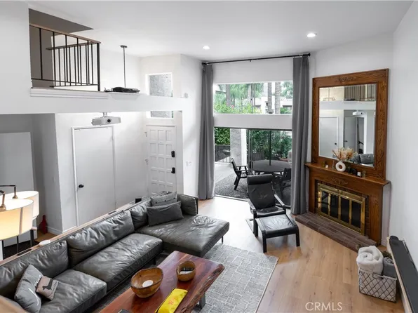 21500 Califa St Unit 120, Woodland Hills, CA 91367