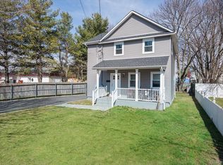 8 E 14th St, Huntington Station, NY 11746