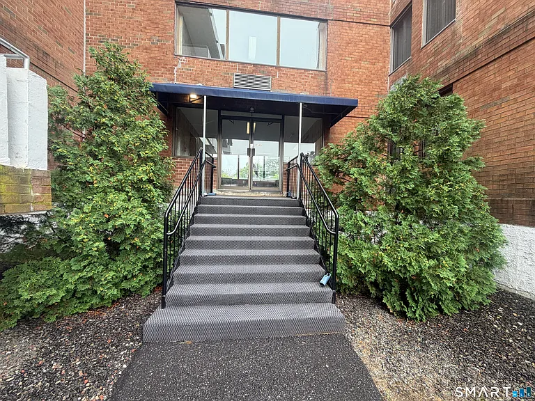 1460 Elm St #330 — Photo 19