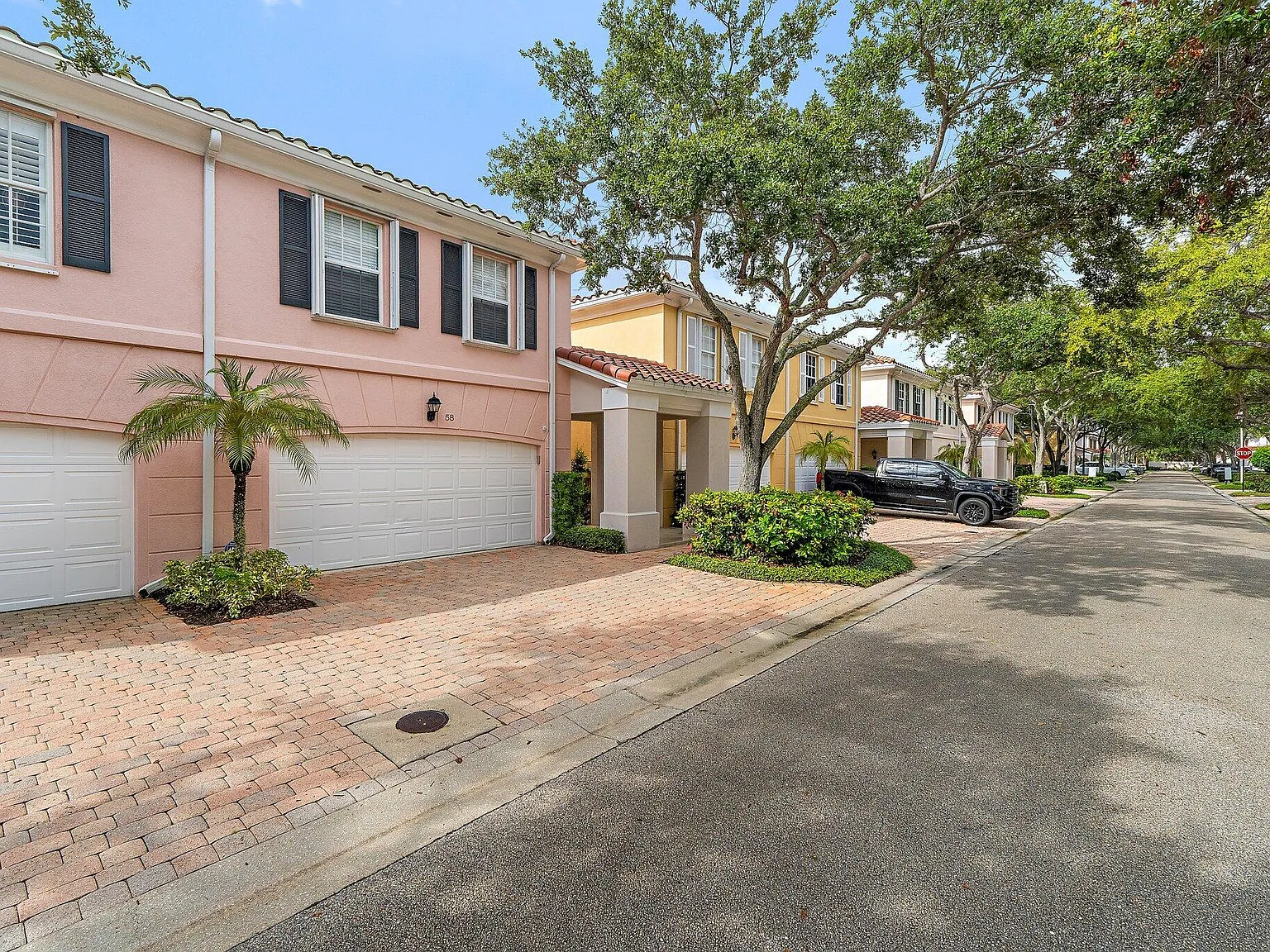 3 bed, 2.5 bath, 1298 sqft, $3,250 — Photo 3