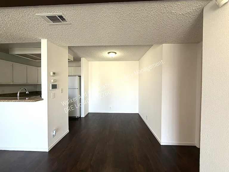 2406 Village Grn — Photo 8
