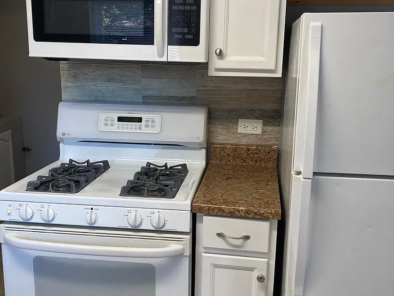 827 W Berry Ave — Photo 10