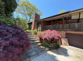 6 Annette Ln, East Moriches, NY